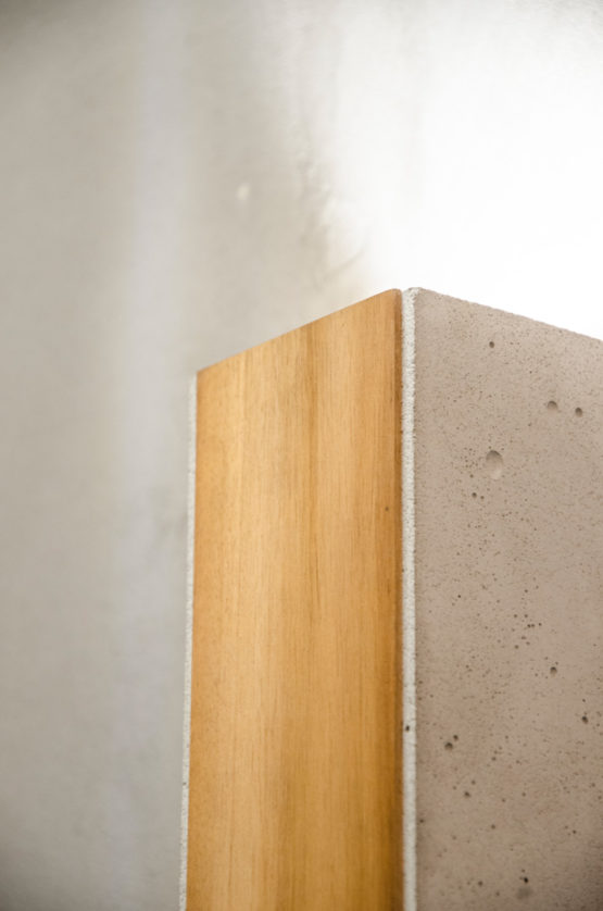 Orto Teak LOFTLIGHT - betonowy kinkiet z drewnem tekowym