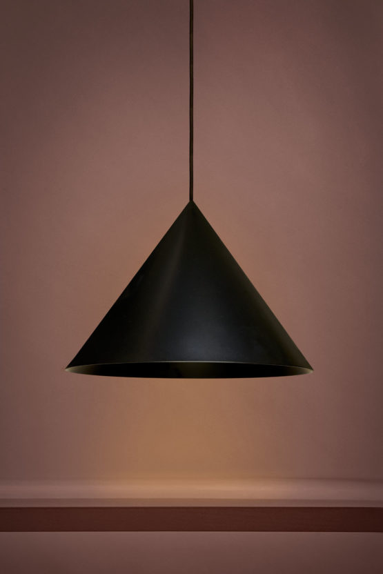 Konko Light Black - lampa w kolorze czarnym